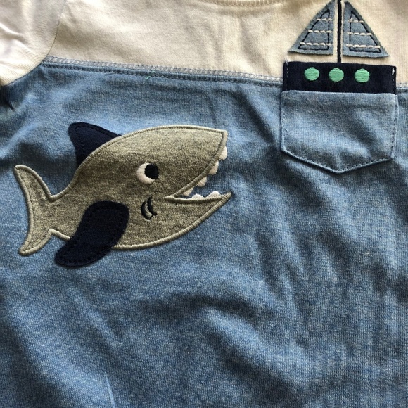 Baby Onsie, Little romper with shark drsign - Picture 3 of 7